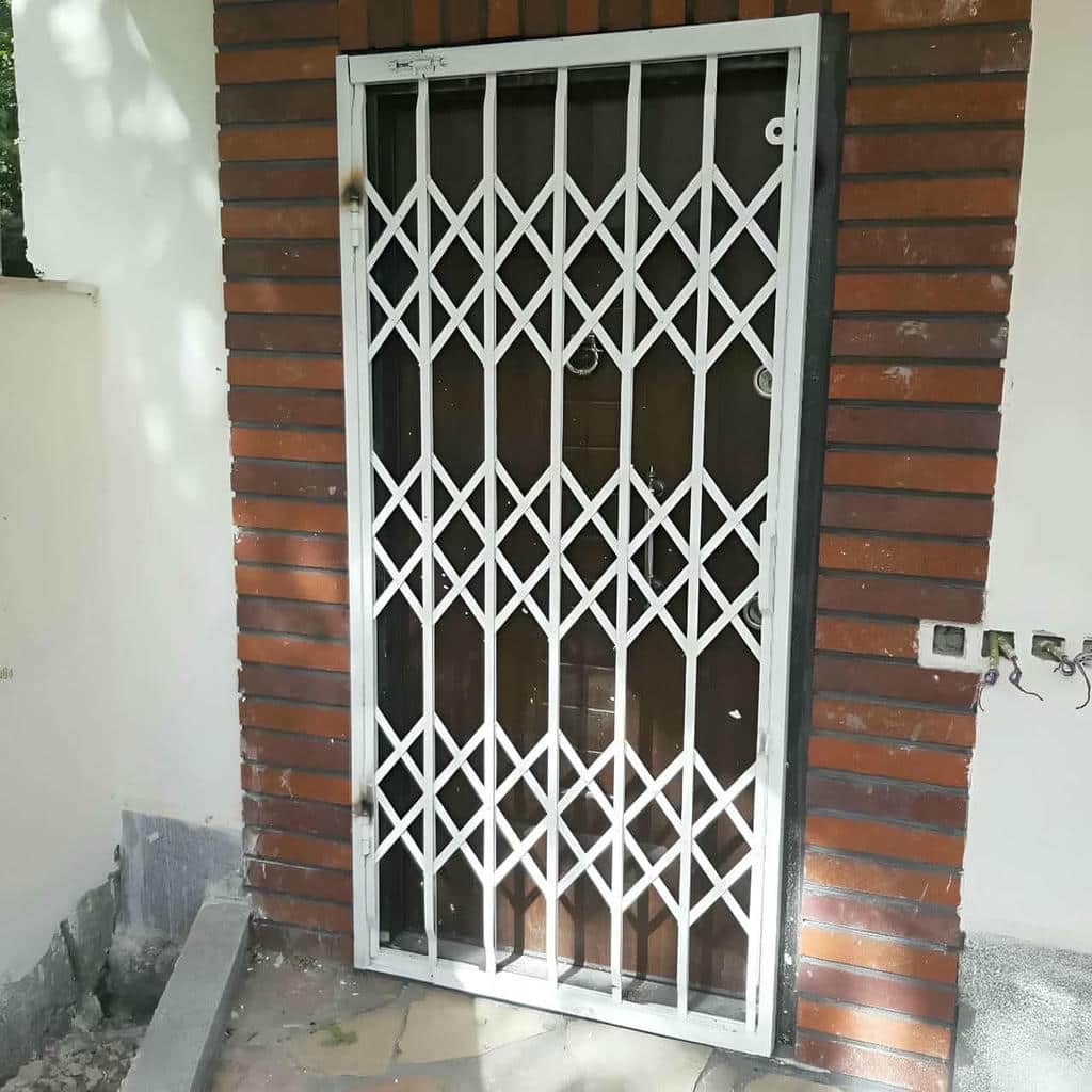 تحلیل درب آکاردئونی در اصفهان