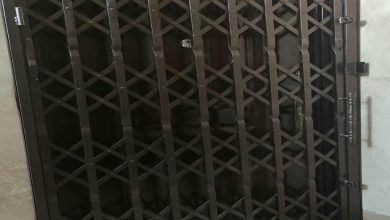 درب آکاردئونی فلزی در بندر بوشهر