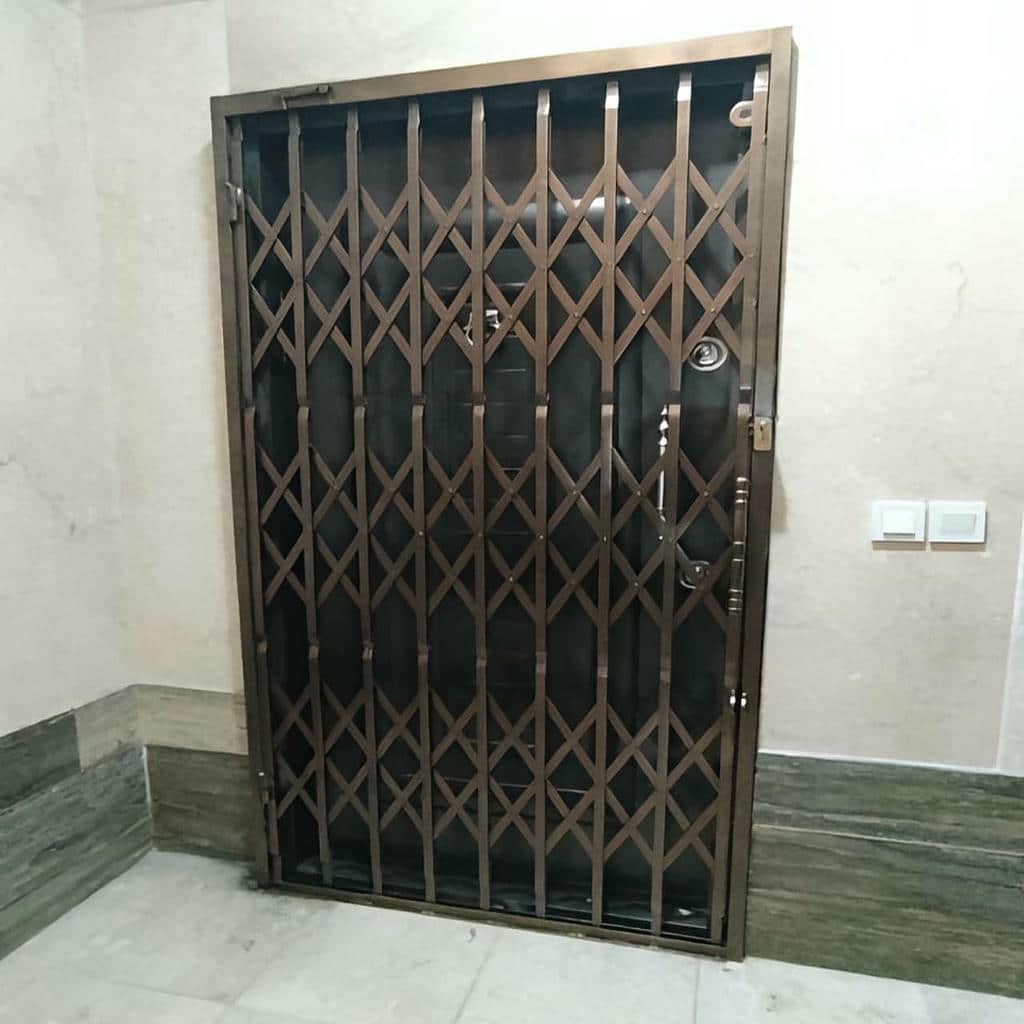 درب آکاردئونی فلزی در آبادان