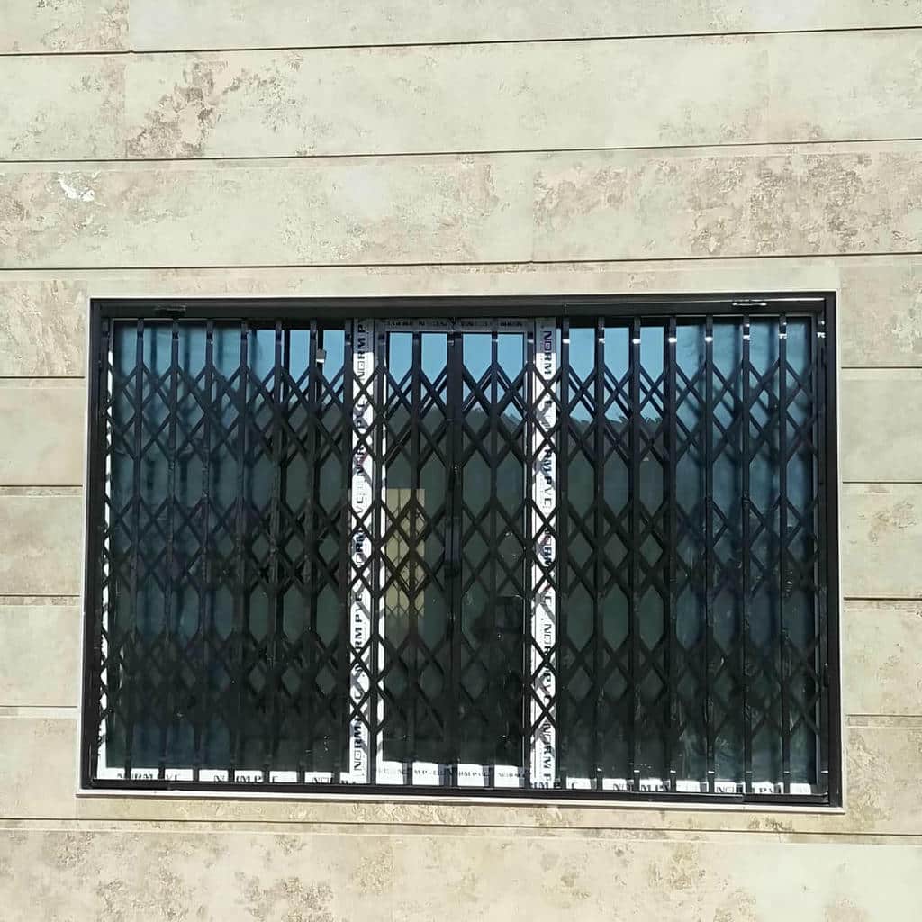 درب آکاردئونی در گرگان
