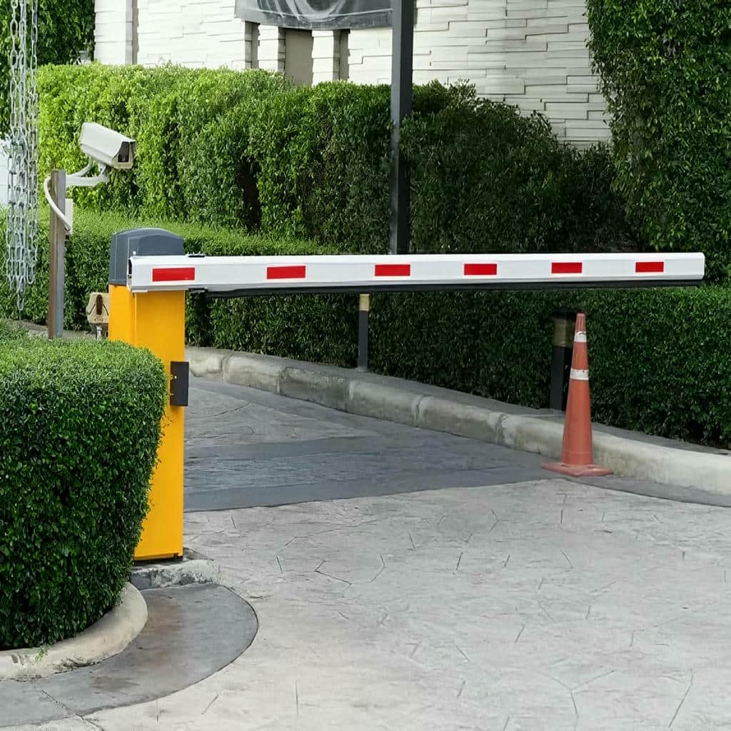 راهبند پارکینگ زنجیری با پایه فلزی برای جداسازی مسیر راهبند پارکینگ زنجیری با پایه فلزی برای جداسازی مسیر