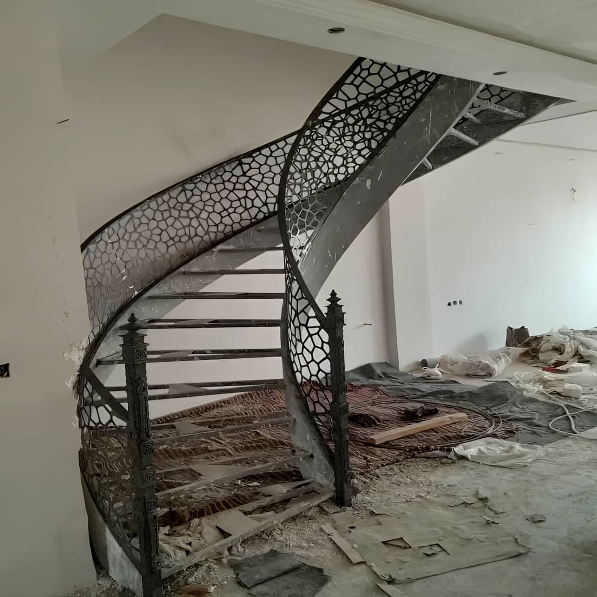 نرده سی ان سی مدرن مینیمال با پوشش کوره ای مقاوم نرده سی ان سی مدرن مینیمال با پوشش کوره ای مقاوم