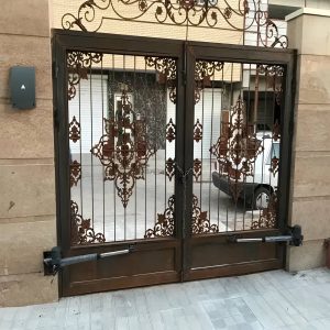 جک درب پارکینگی با موتور قدرتمند و بدنه فلزی مشخصات فنی مهم جک درب پارکینگی