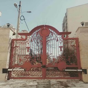 جک درب برقی ایرانی و خارجی پارکینگ ساختمان با موتور بازویی روی درب لولایی مقایسه جک درب برقی ایرانی و خارجی برای پارکینگ ساختمان