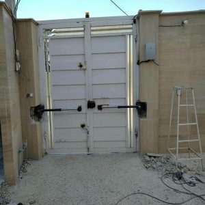 جک درب پارکینگ مجهز به UPS هنگام قطعی برق