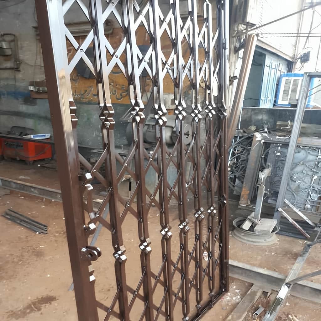 نصب درب آکاردئونی سه گل تسمه با ریل استاندارد