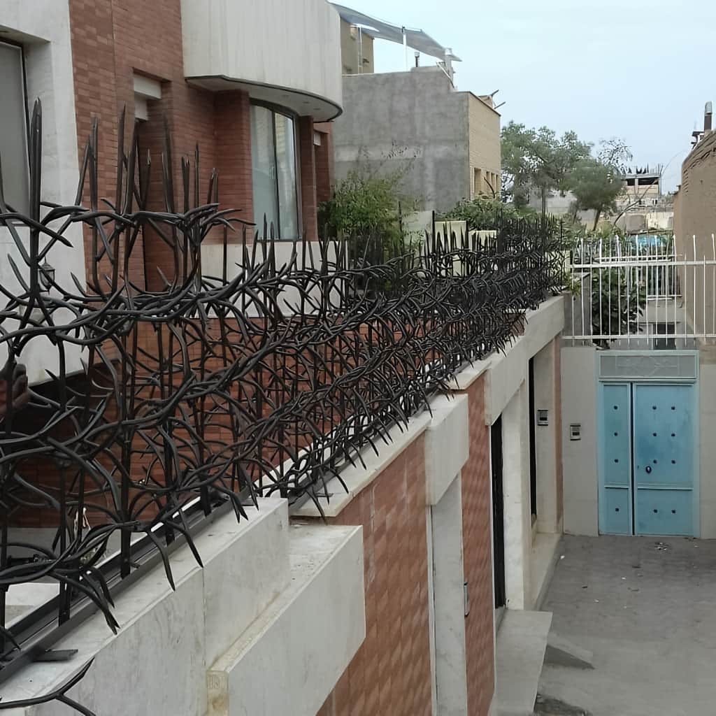 اجرای حفاظ آبشاری دکوراتیو برای نمای سنگی قابل مشاهده