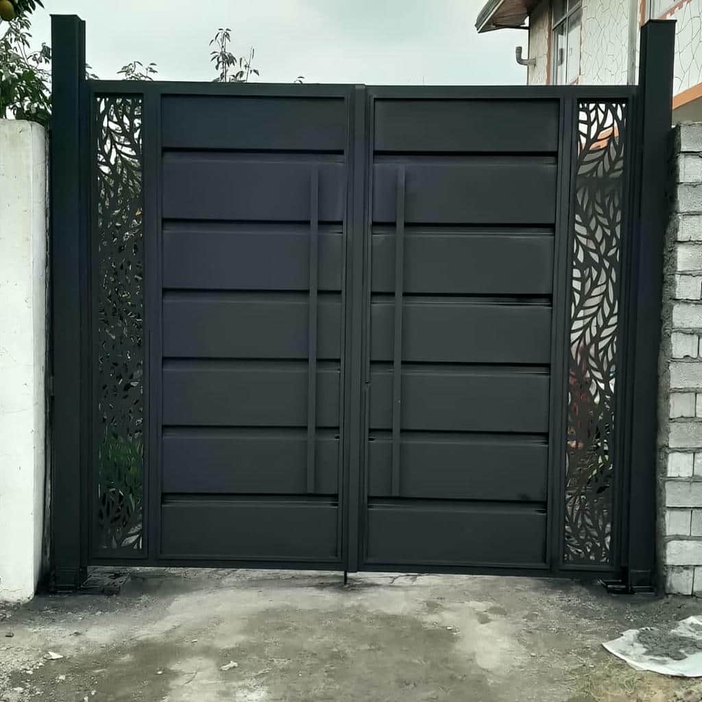 خرید درب پارکینگ عریض ماشین رو با مقایسه طرح ریلی و لولایی