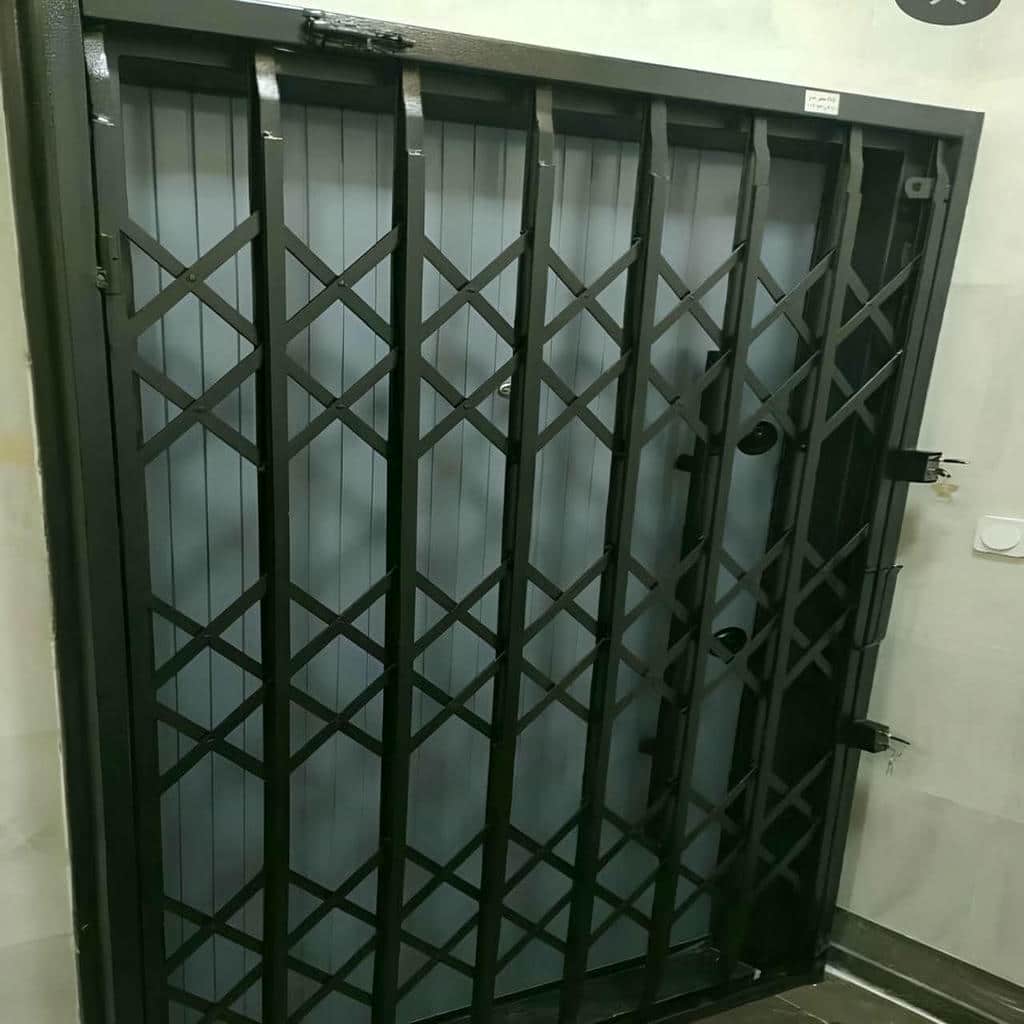 درب آکاردئونی شیک قفل دار با طرح لوزی مقاوم