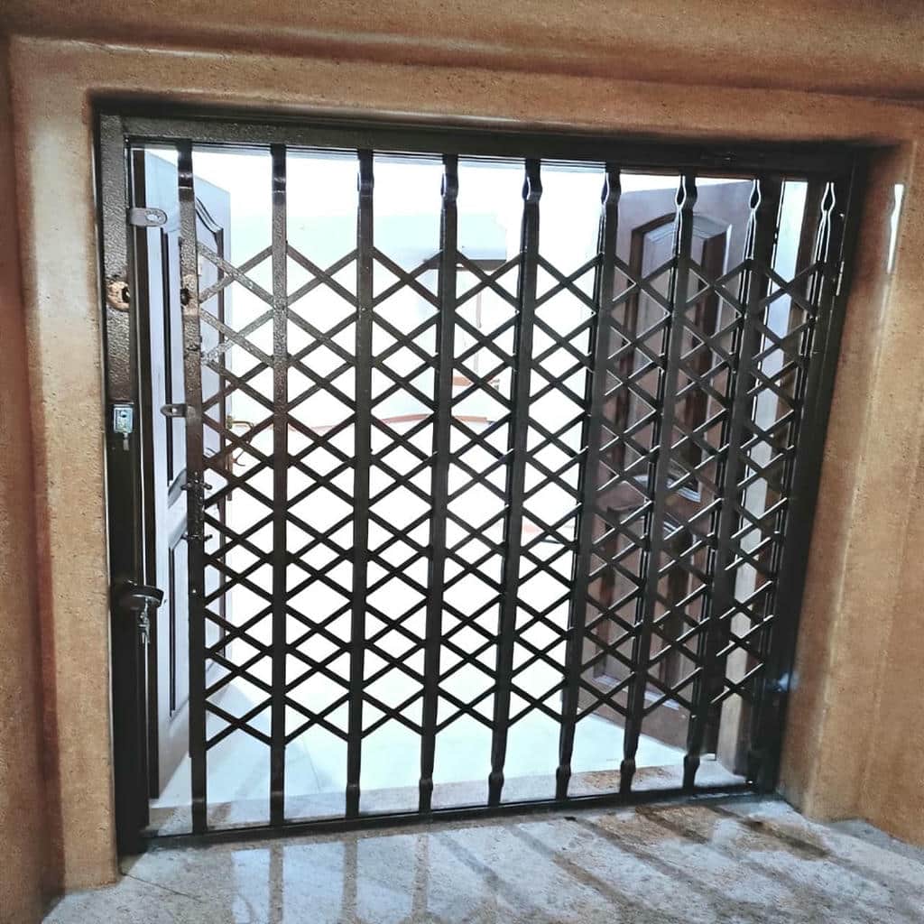 12 مدل حفاظ آکاردئونی درب واحد مسکونی