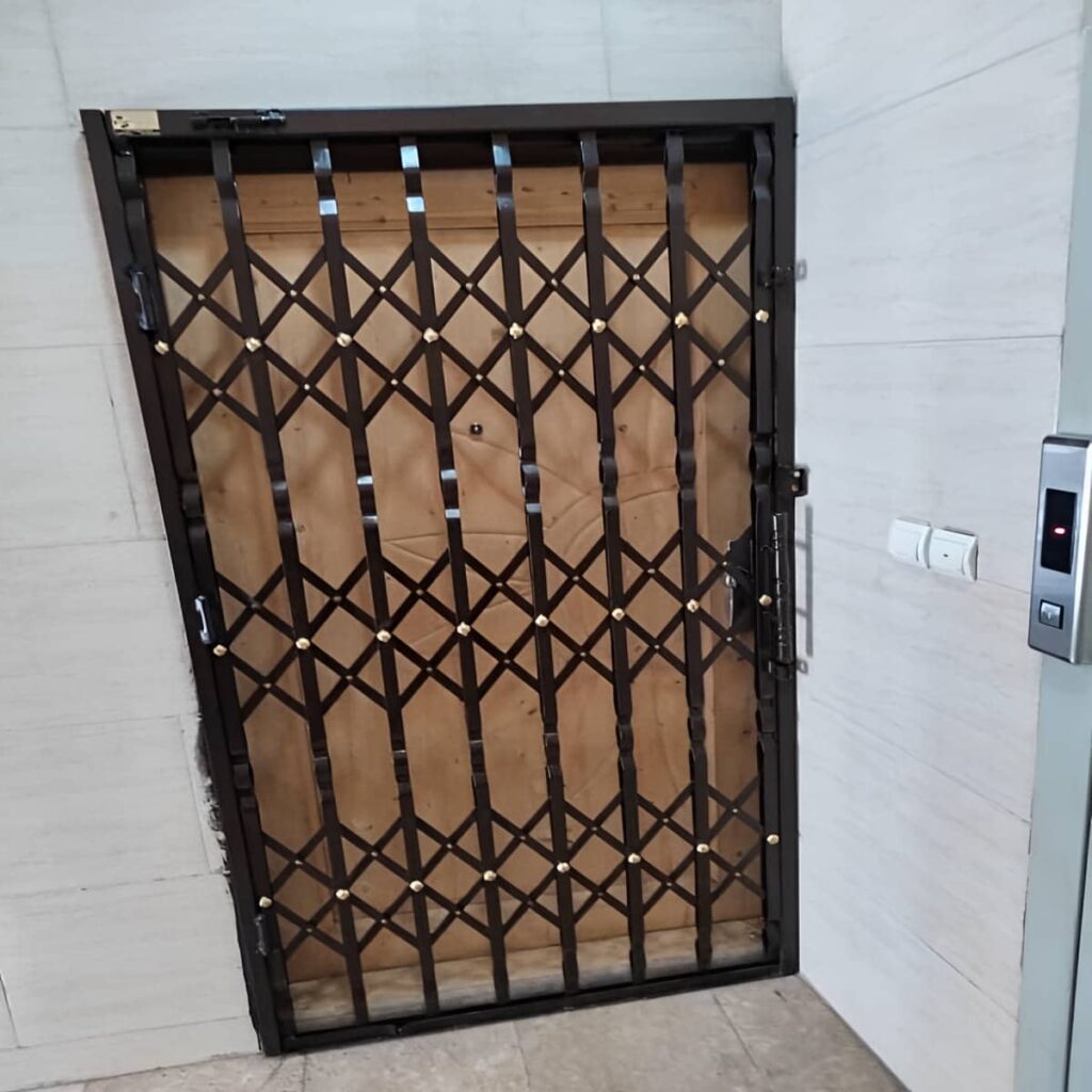 درب ریلی آکاردئونی کم جا مناسب فضای کم