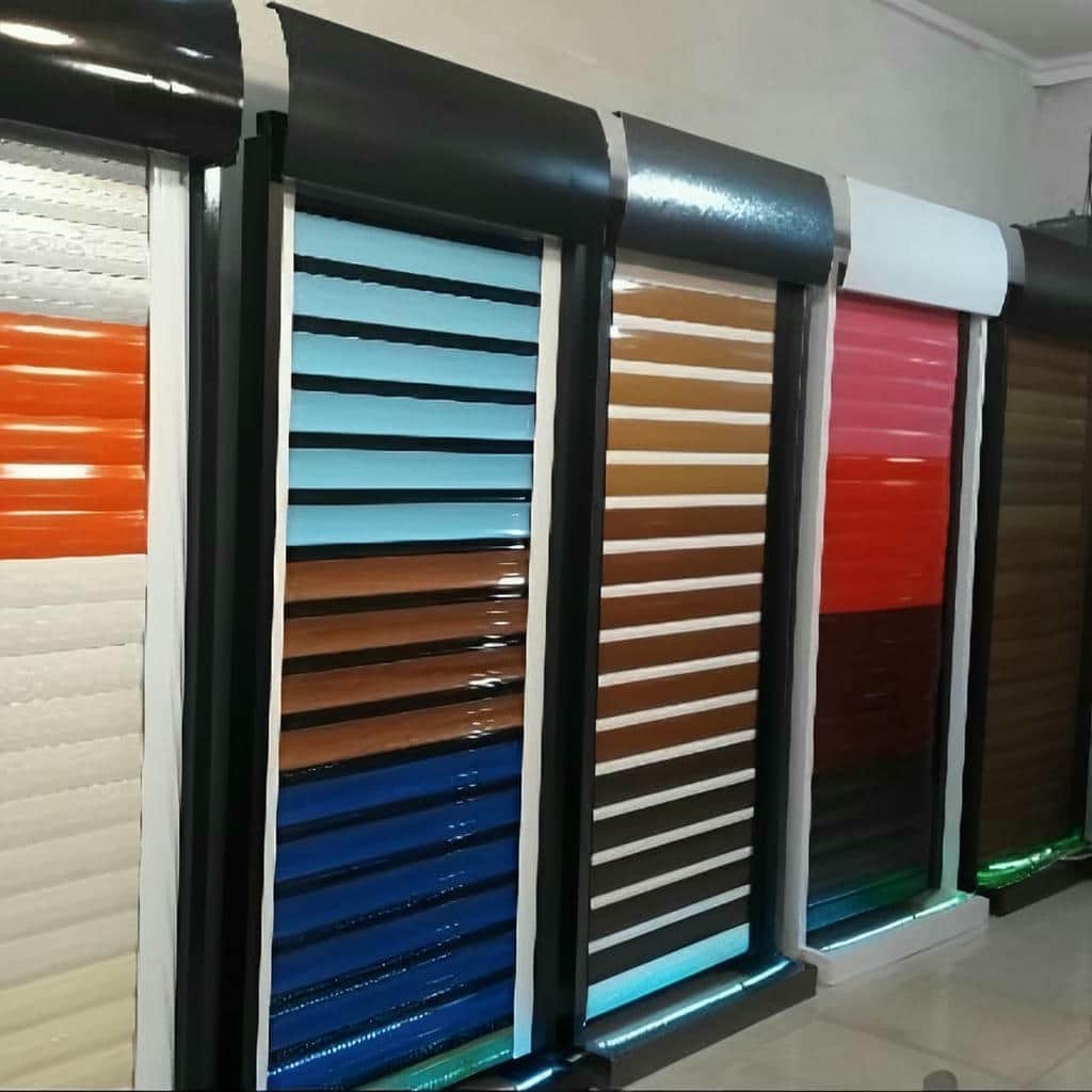 ساخت کرکره برقی آلومینیومی دو پل هماهنگ با نمای فروشگاه
