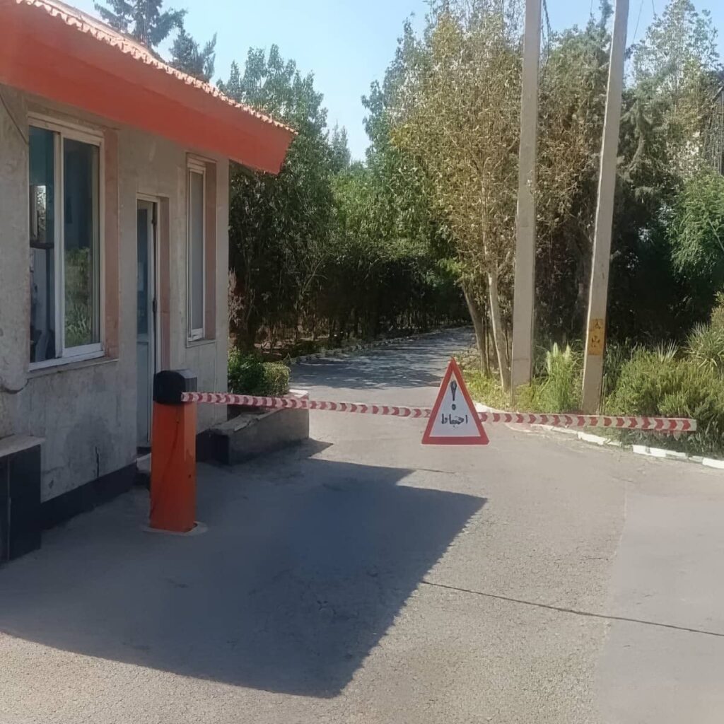 ساخت راهبند سریع مسیر پرتردد برای کاهش صف خودرو