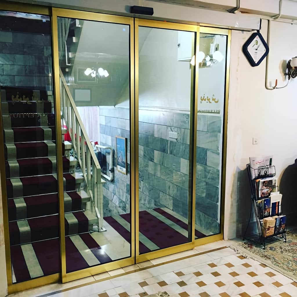 سفارش درب اتوماتیک شیشه ای هتل با فریم استیل