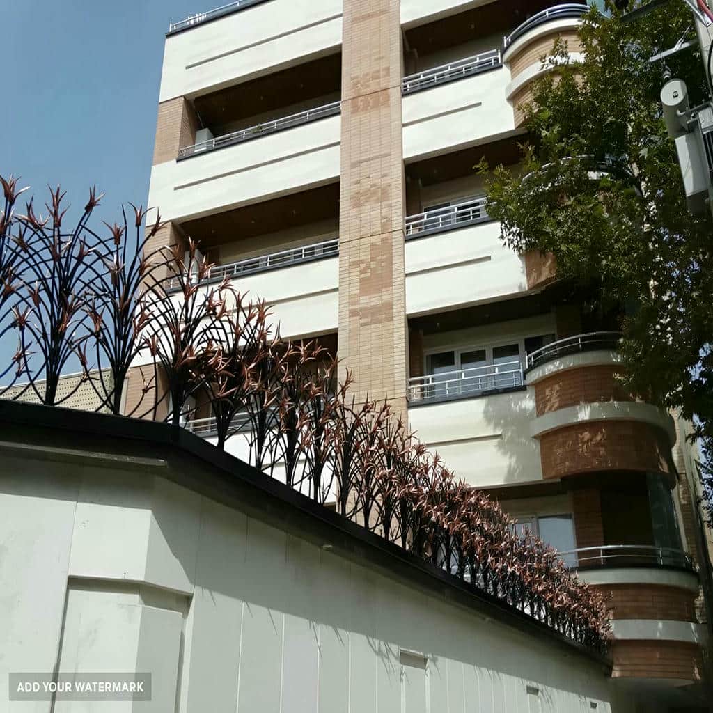 سفارش حفاظ روی دیوار باغ محوطه با مدل لیلیوم دکوراتیو