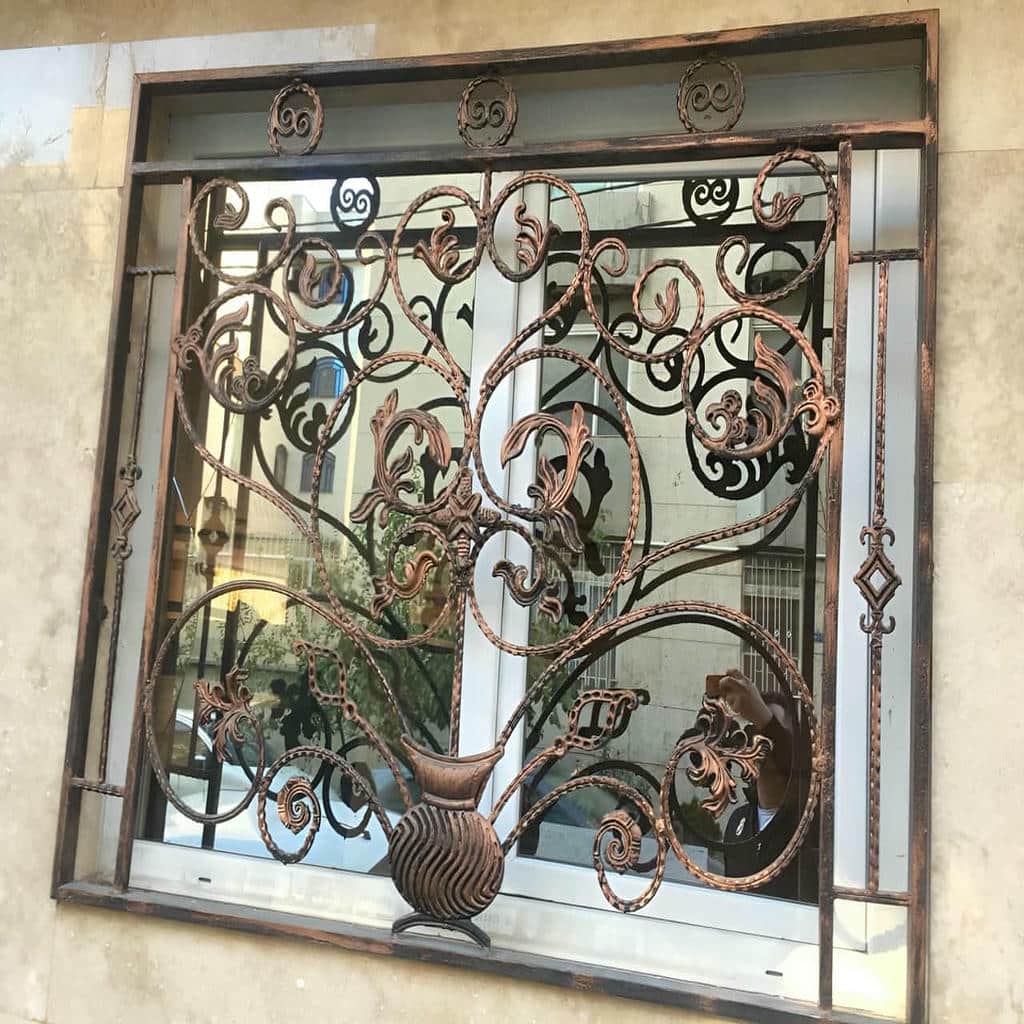 حفاظ پنجره فرفورژه گل نرده خلوت برای اجرای سبک‌تر