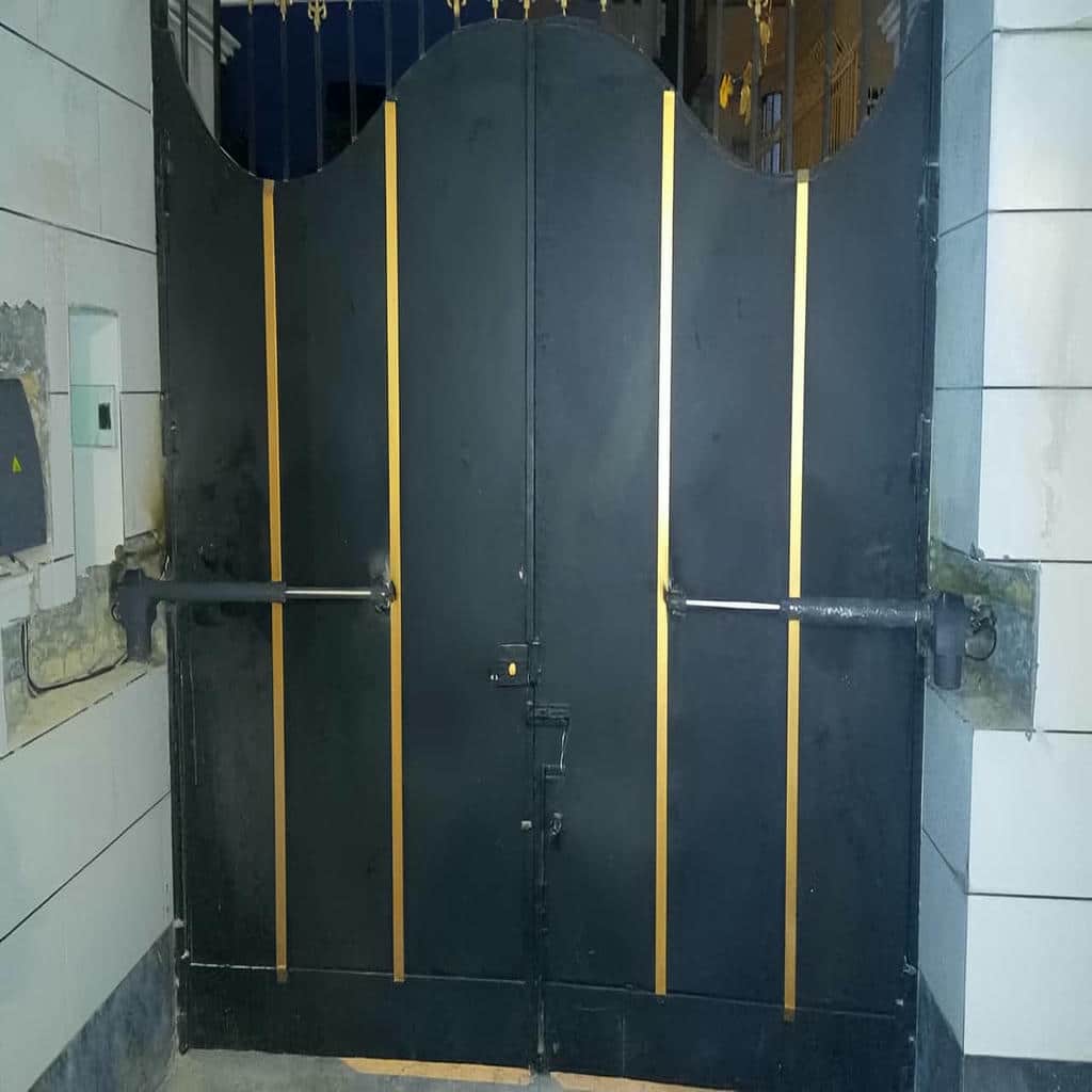 سفارش جک درب پارکینگ هیدرولیک صنعتی برای درب فلزی پرتردد