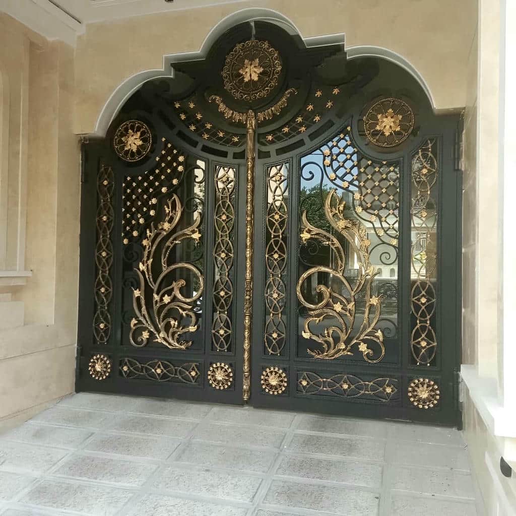 خدمات نصب درب فلزی لاکچری نمای ویلا برای ورودی پرتردد