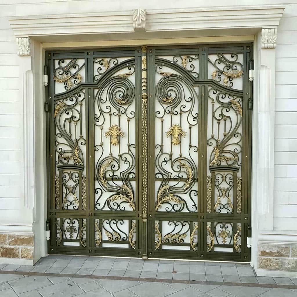 درب حیاط ورودی جنوبی روشن برای خرید ورودی آفتاب‌گیر