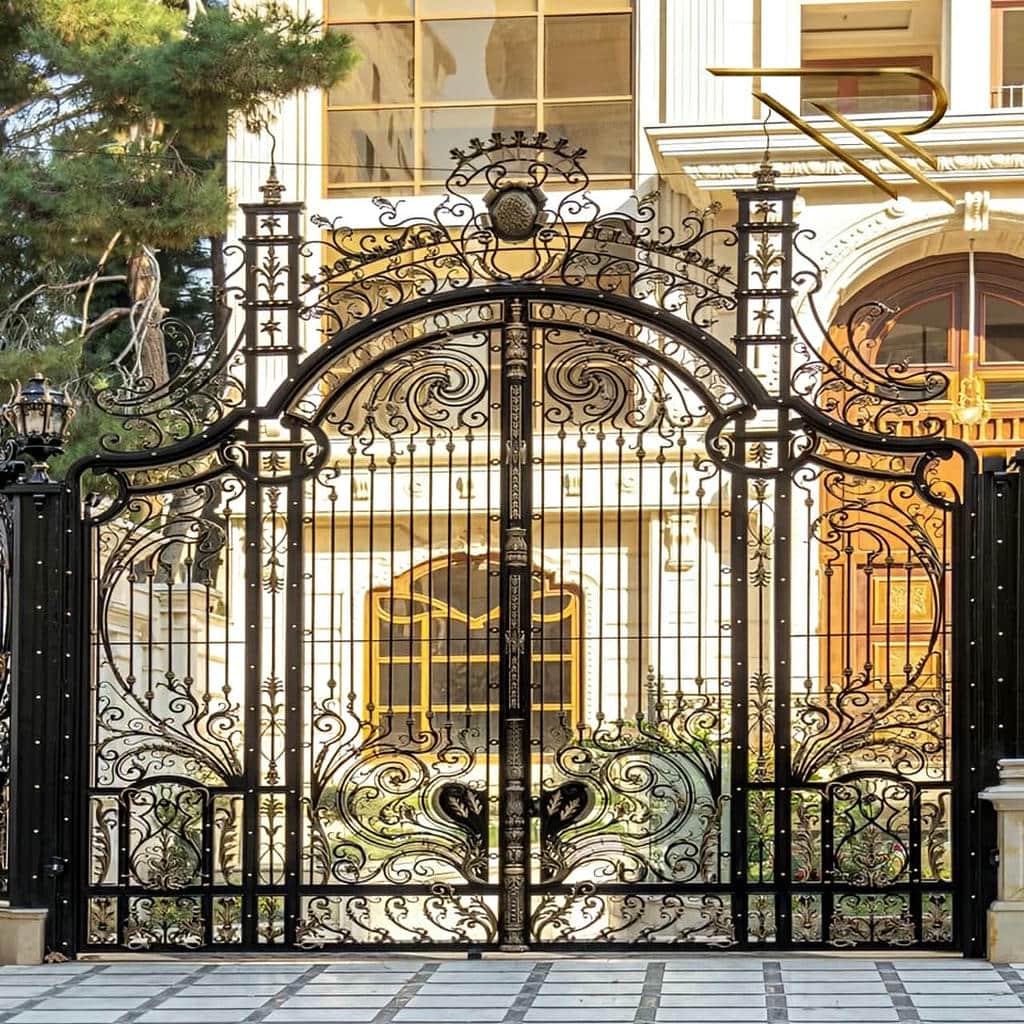 درب پارکینگ فرفورژه نمای رومی قوسی مناسب اجرای ورودی رسمی