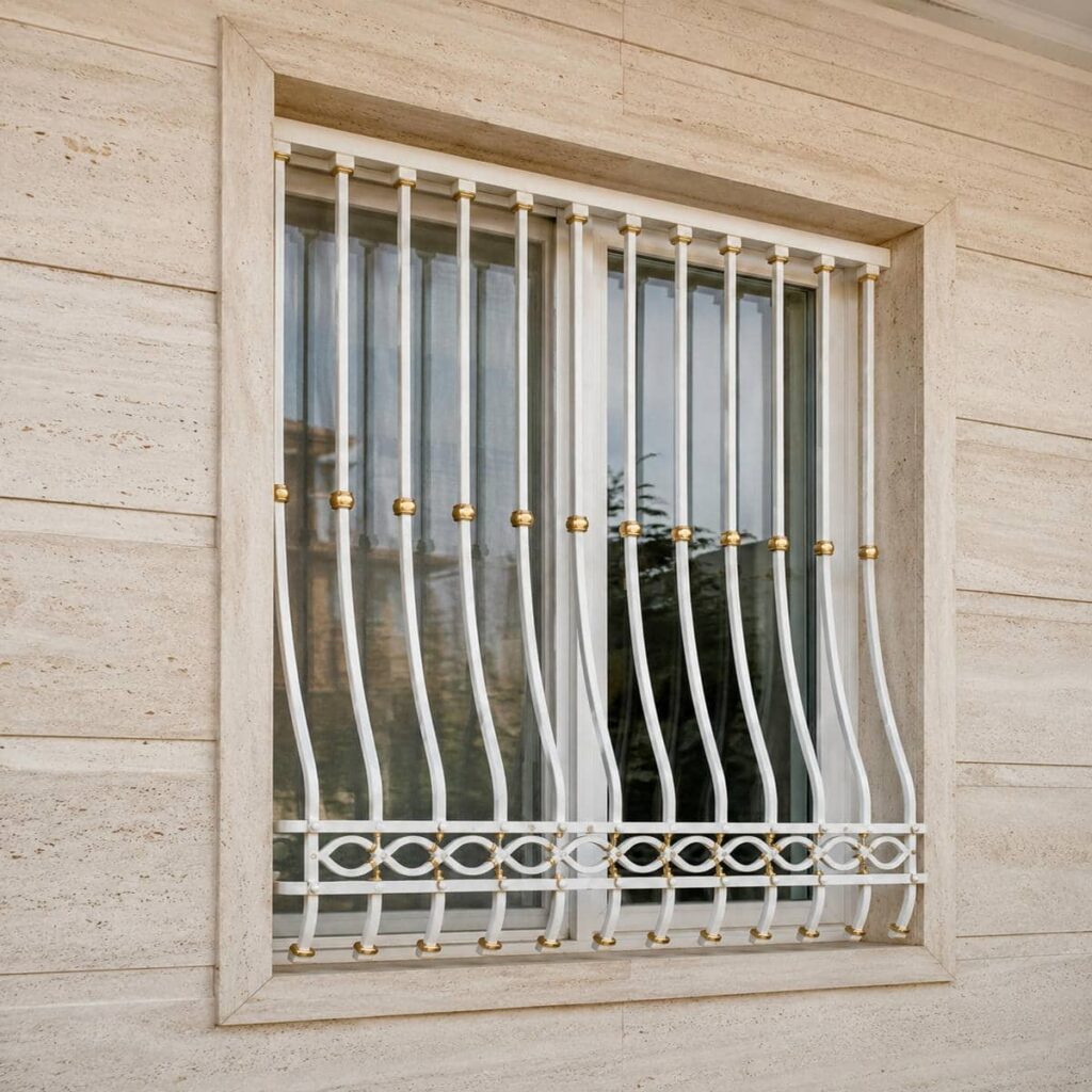 حفاظ پنجره آپارتمان طبقات پایین با ساخت قاب آهنی تقویت‌شده