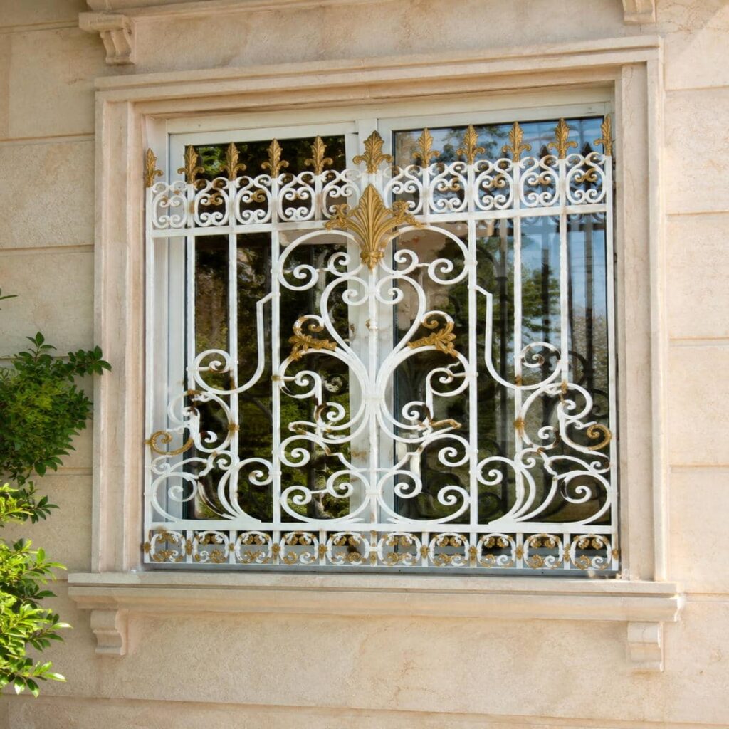 حفاظ پنجره جای گلدان دار کمعمق مناسب سفارش نمای خلوت