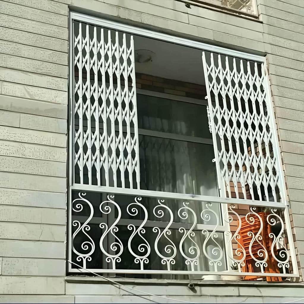 حفاظ پنجره ریلی بازشو با رنگ کوره‌ای و پوشش ضدزنگ