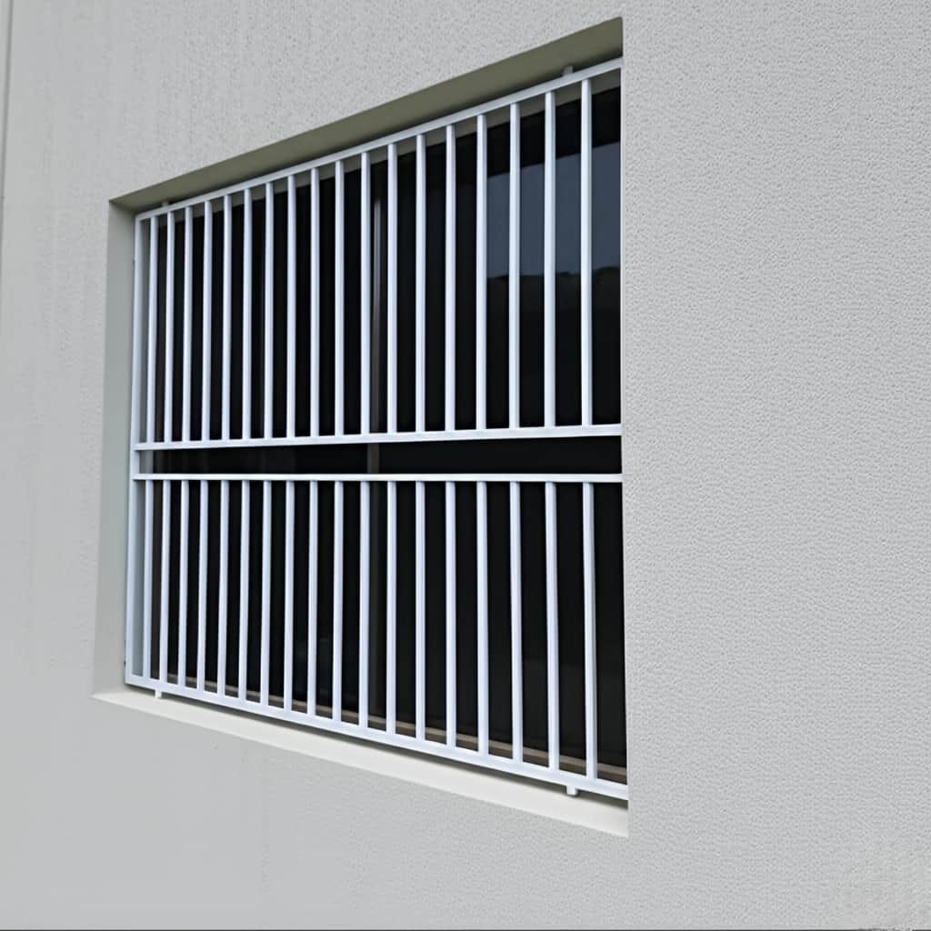 نرده پنجره ساده فلزی با خطوط منظم