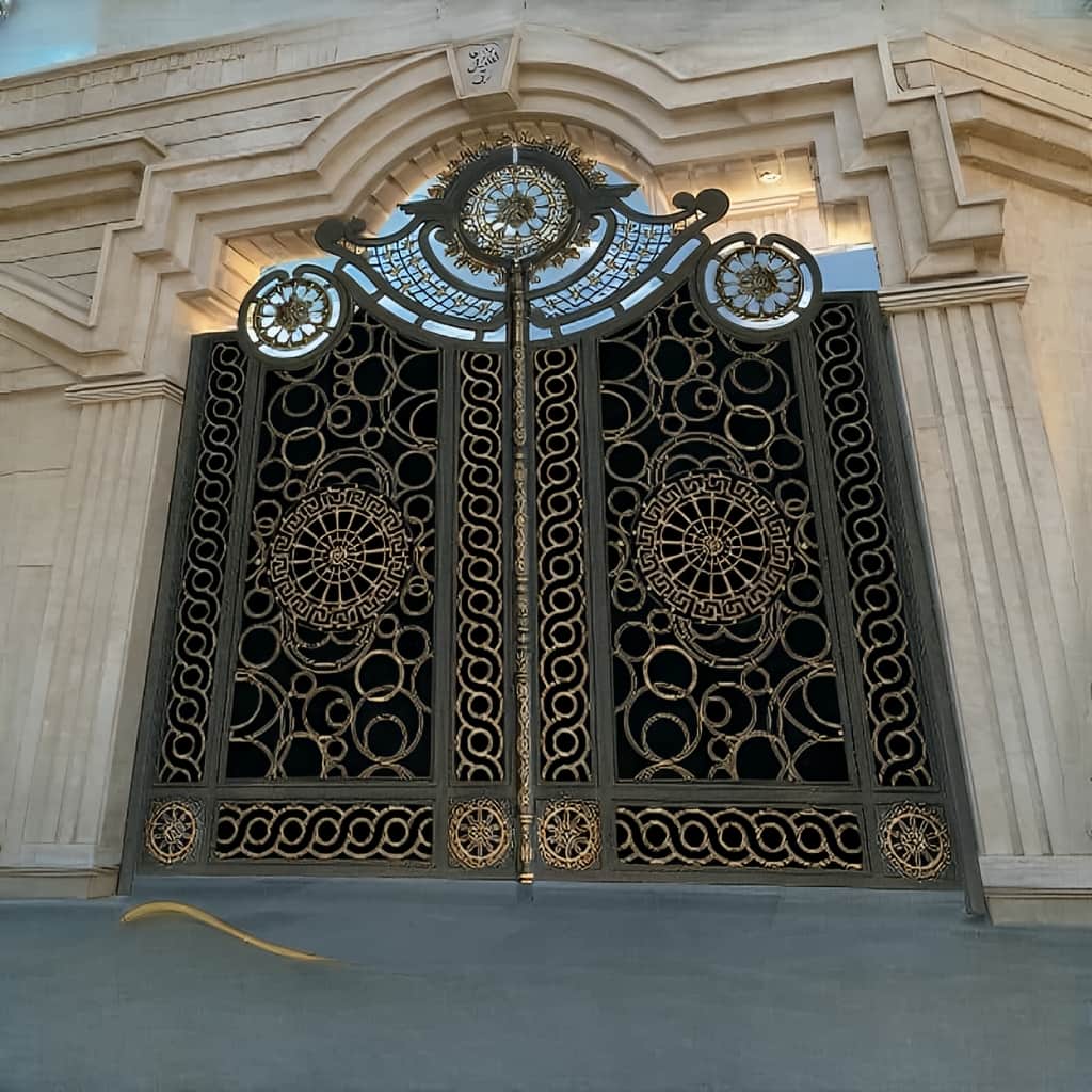 معرفی درب حیاط ساوه