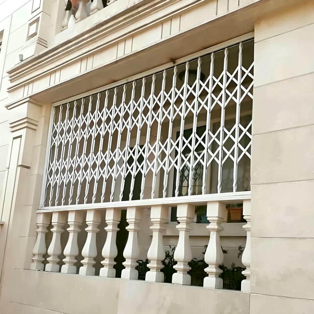 درب آکاردئونی ضد سرقت در نمونه اجرای ساده
