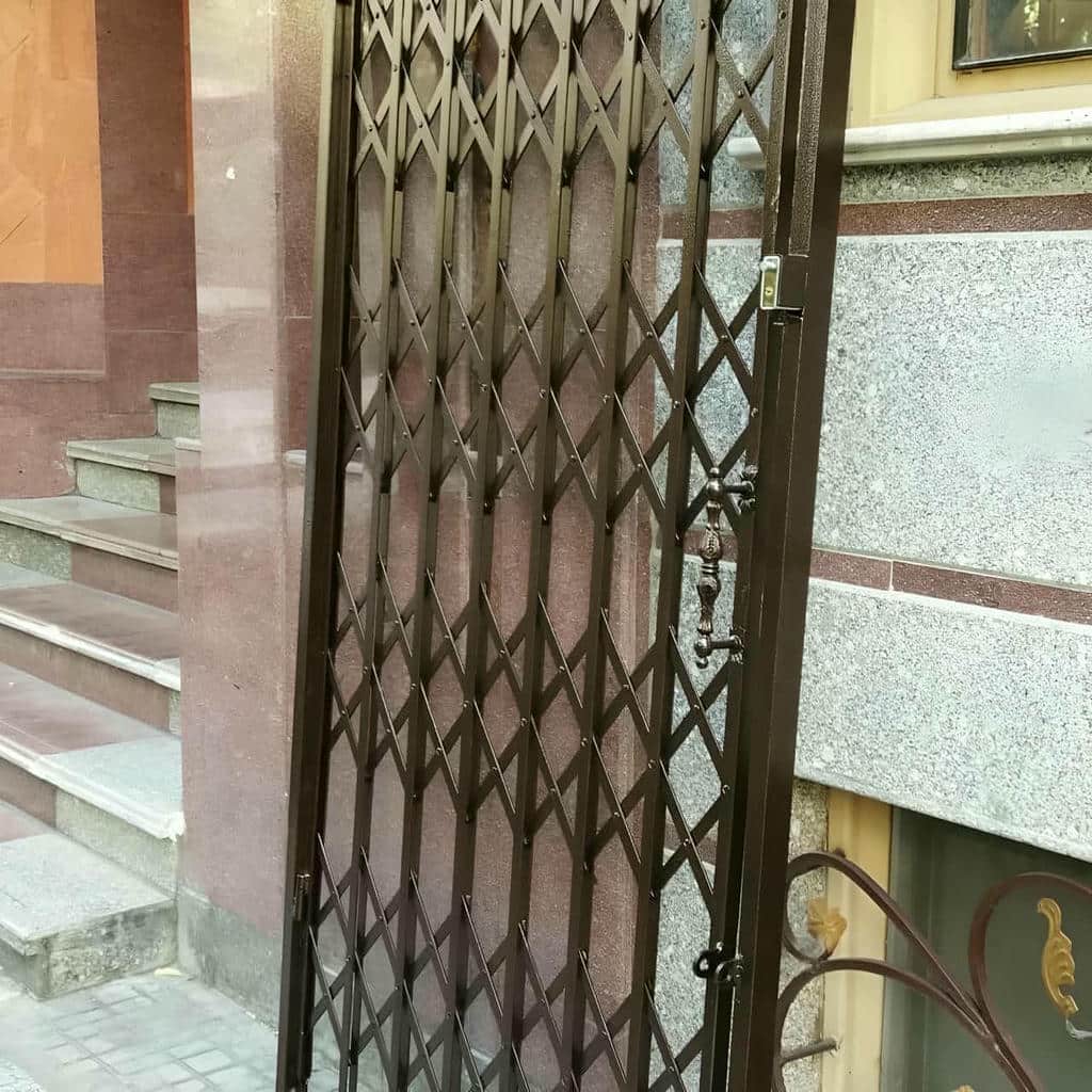 حفاظ درب ضد سرقت با اتصالات منظم و مقاوم