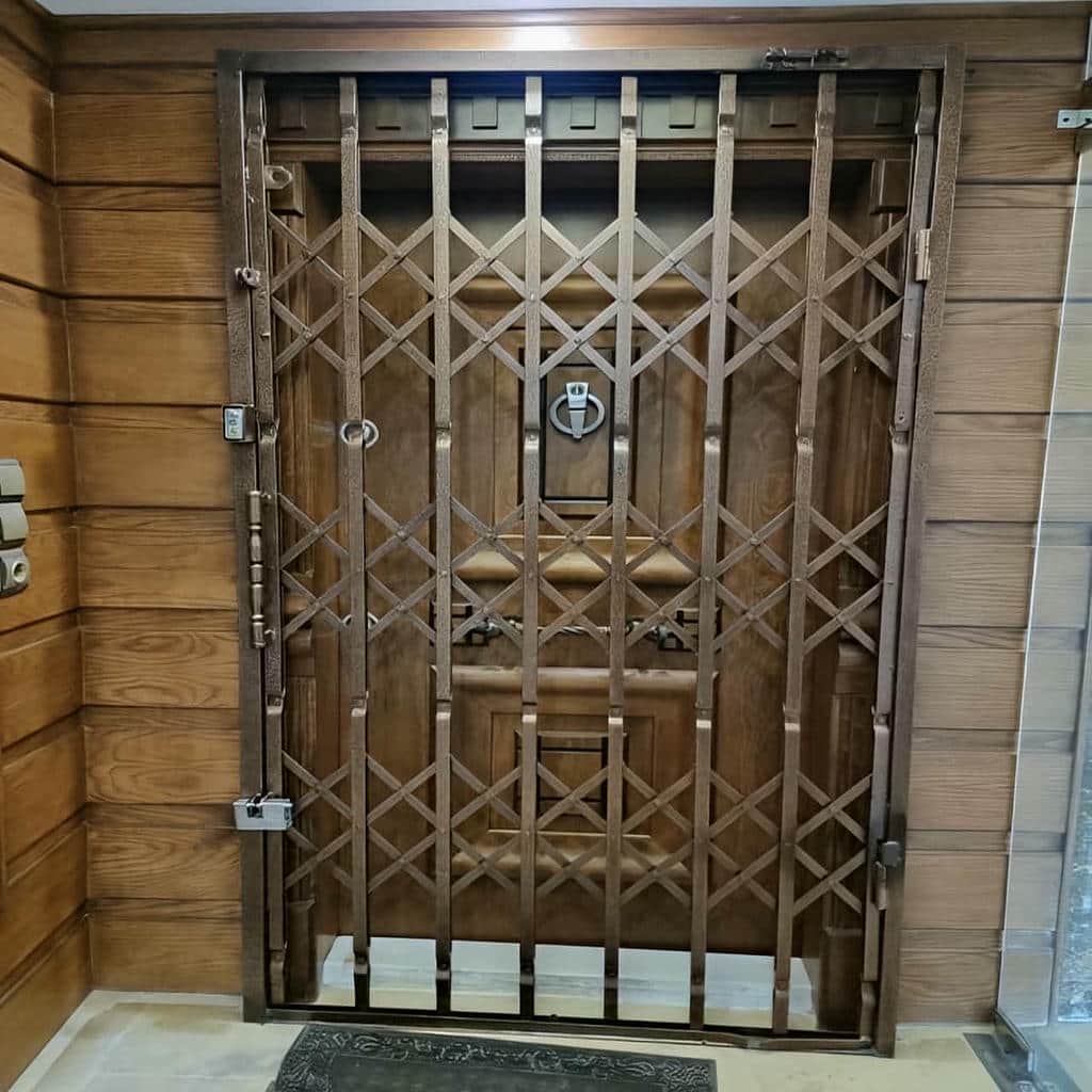 درب آکاردئونی ضد سرقت با پروفیل فلزی ساده