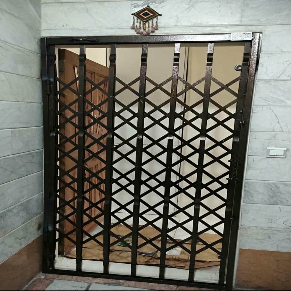 حفاظ درب ورودی با اتصالات منظم برای استفاده روزانه
