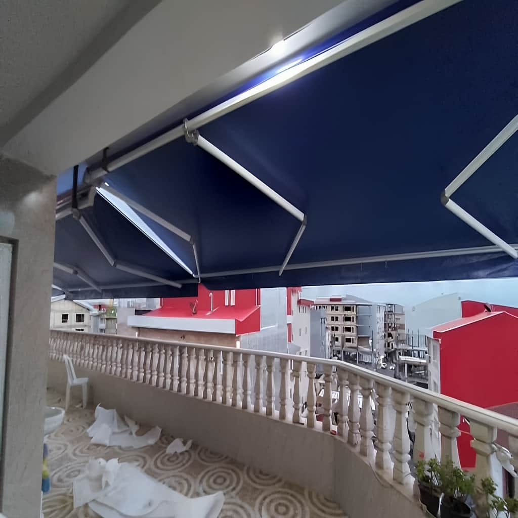 سایبان بالکن مدل بازویی برای پروژه بازسازی