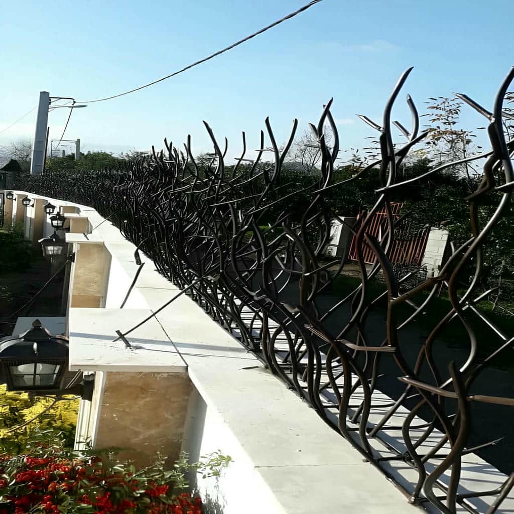 خرید ونصب حفاظ شاخ گوزنی برای دیوار قوس دار