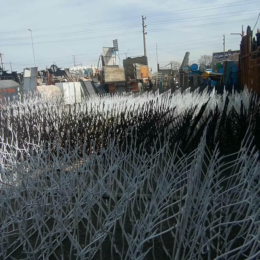 حفاظ شاخ گوزنی طرح اف در نمونه اجرای دیوار ساختمان حفاظ شاخ گوزنی طرح اف در نمونه اجرای دیوار ساختمان
