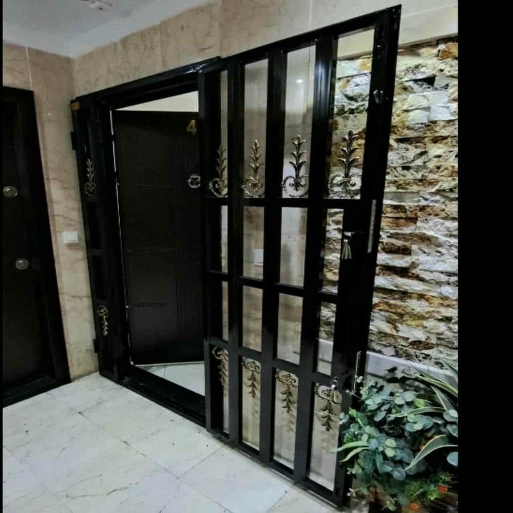 آیا خدمات پس از فروش برای درب آکاردئونی موجود است؟