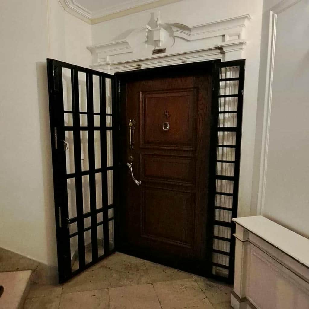 حفاظ آکاردئونی مقاوم برای درب منزل