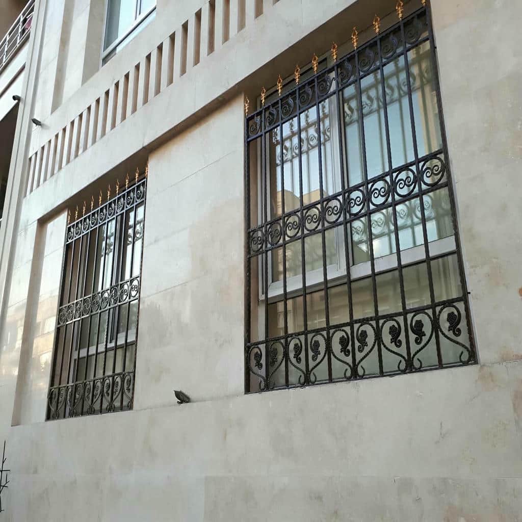 حفاظ پنجره آهنی در نمونه اجرای دهانه وسیع