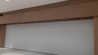 کرکره پارکینگ سفید برای ورودی پروژه نوساز