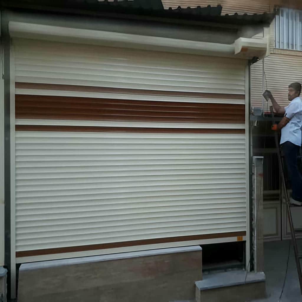 کرکره مغازه طوسی با نمای مدرن تجاری