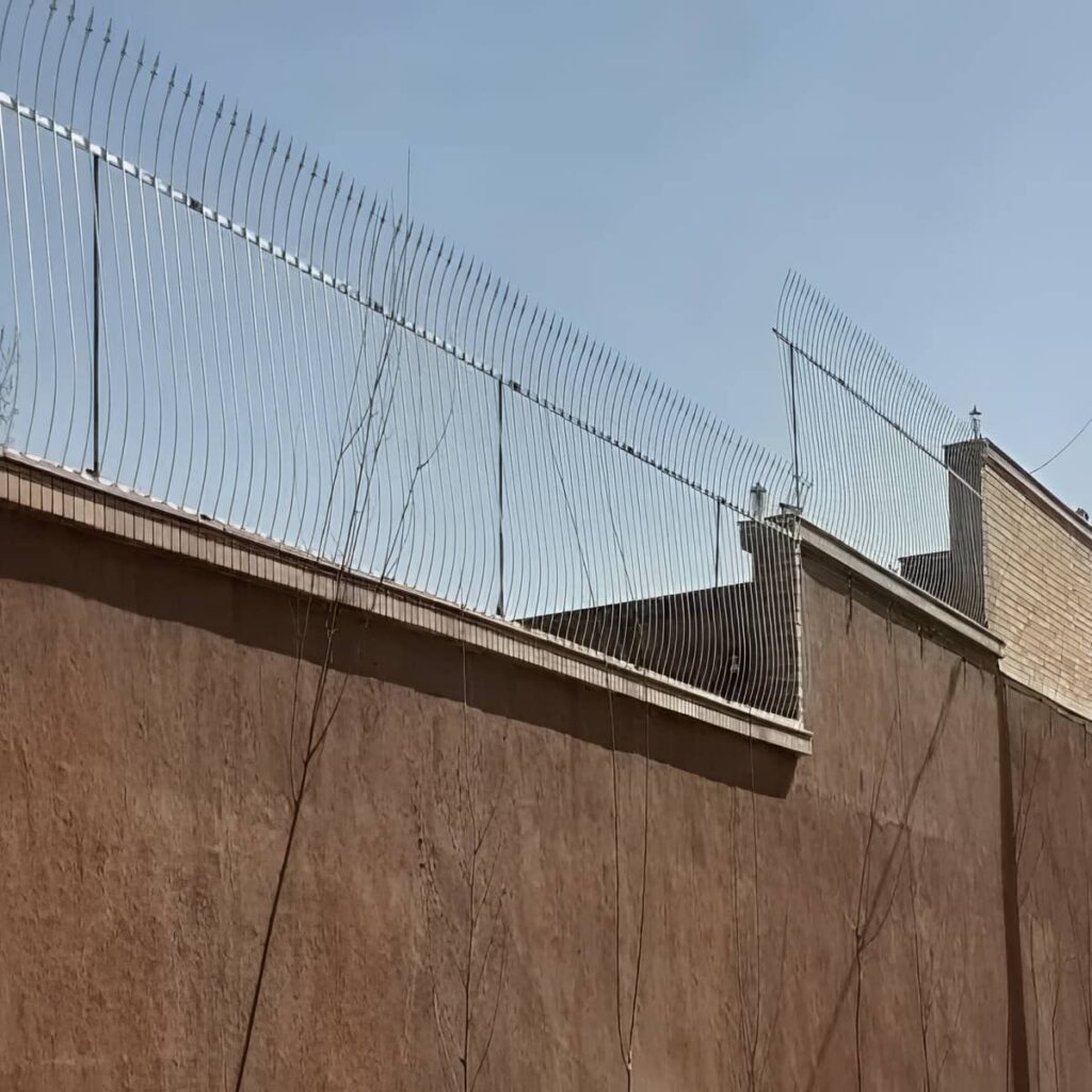 حفاظ نرده ای دیواری سر نیزه ای