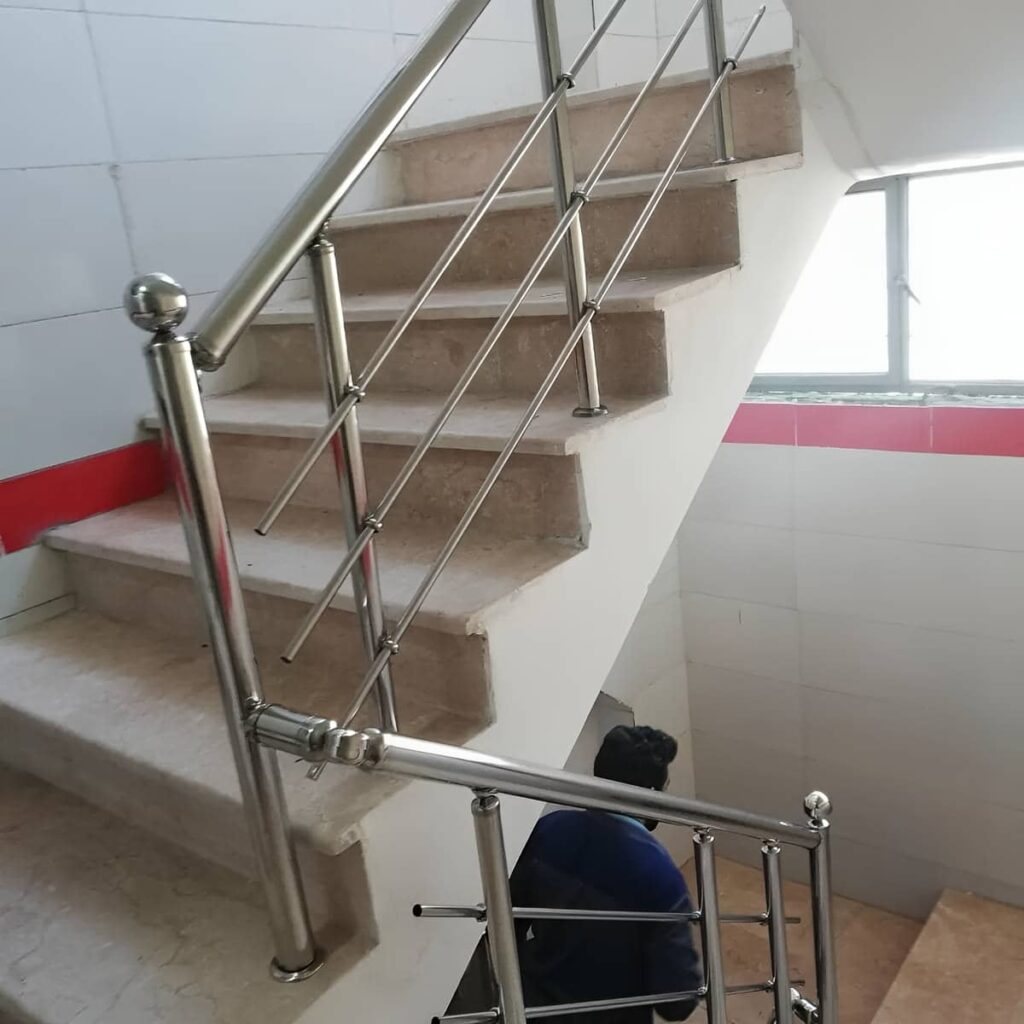 نرده استیل بالکن در نمونه اجرای تخصصی تراس