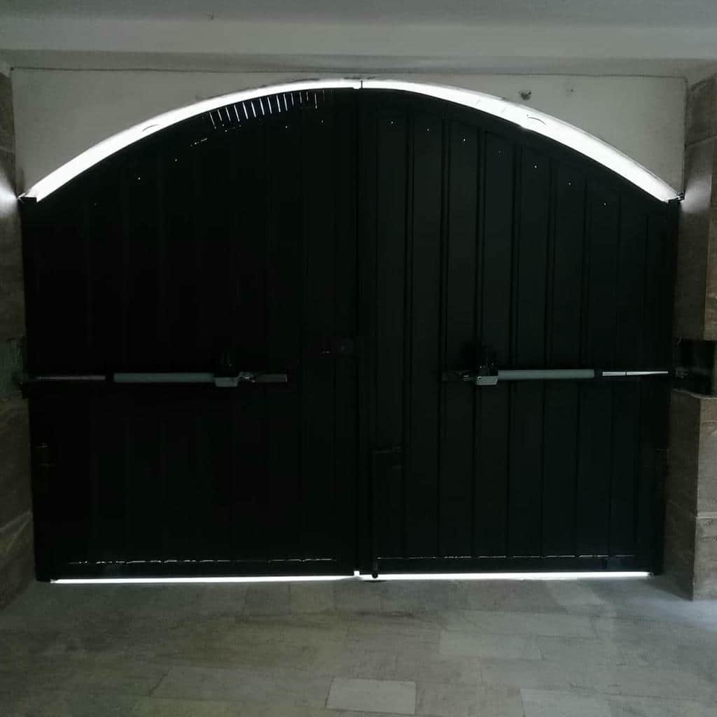 مقایسه جک درب پارکینگ در کاشان