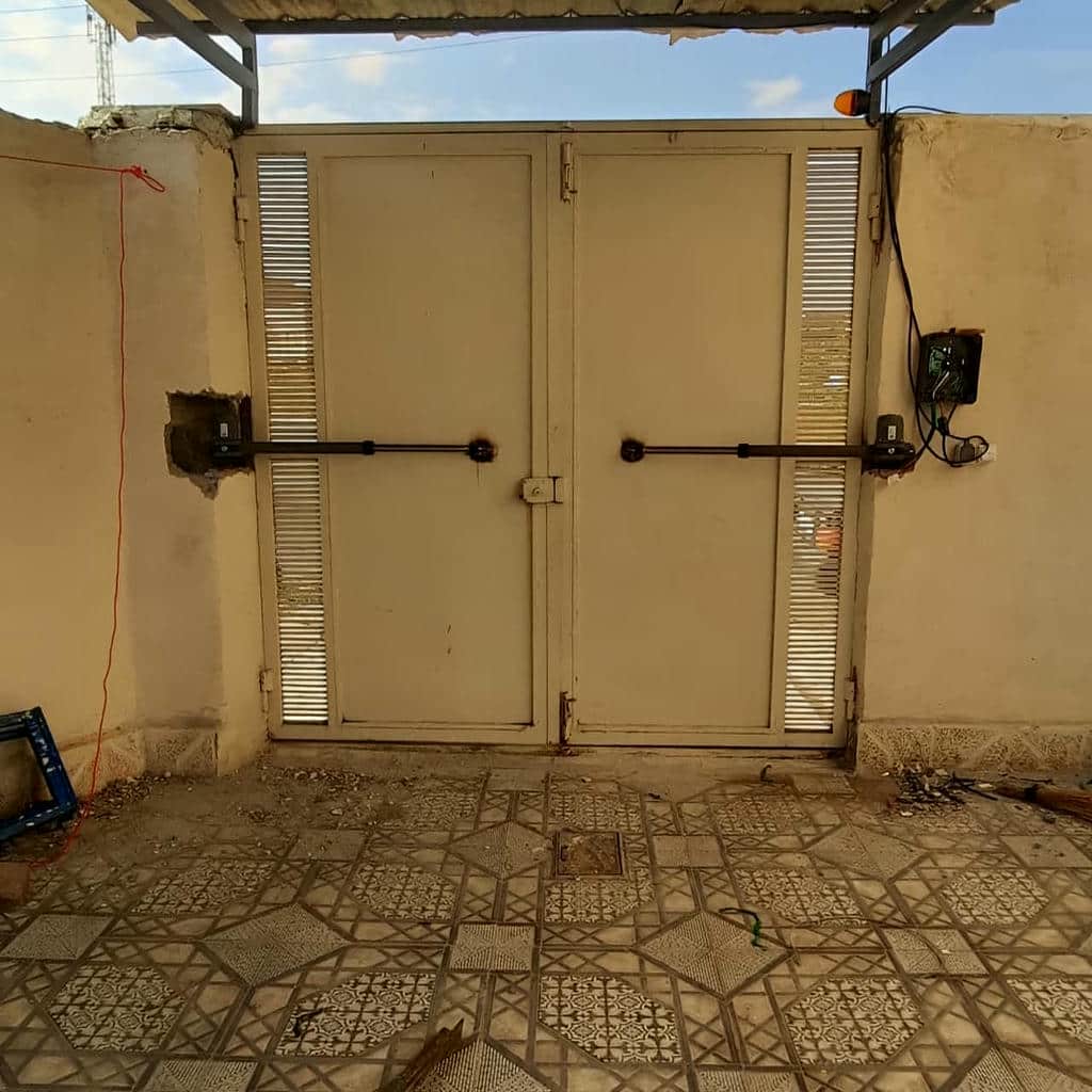 جک پارکینگی مناسب ورودی در معرض باد و باران