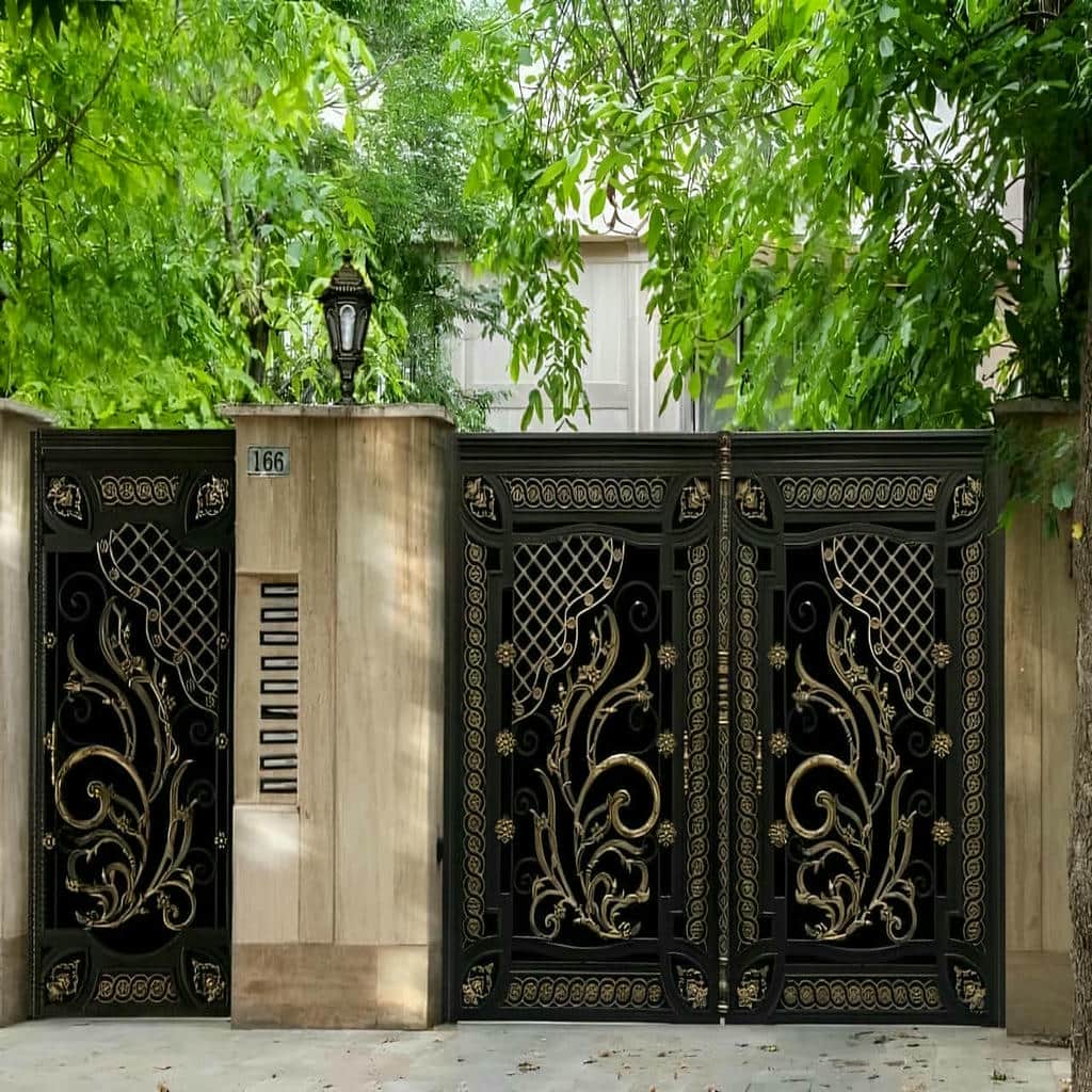 جزئیات درب حیاط یاسوج