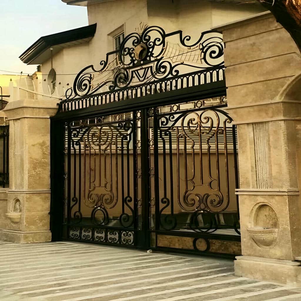 جزئیات درب حیاط شیراز