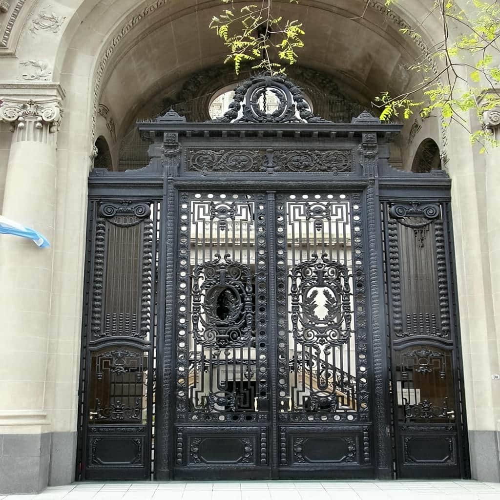 تحلیل درب حیاط در استان گلستان