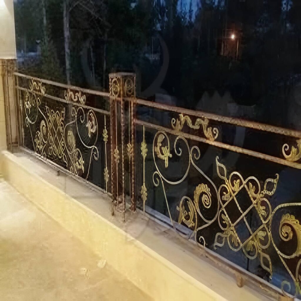 نرده تراس سفارشی در نمونه اجرای تخصصی ساختمان