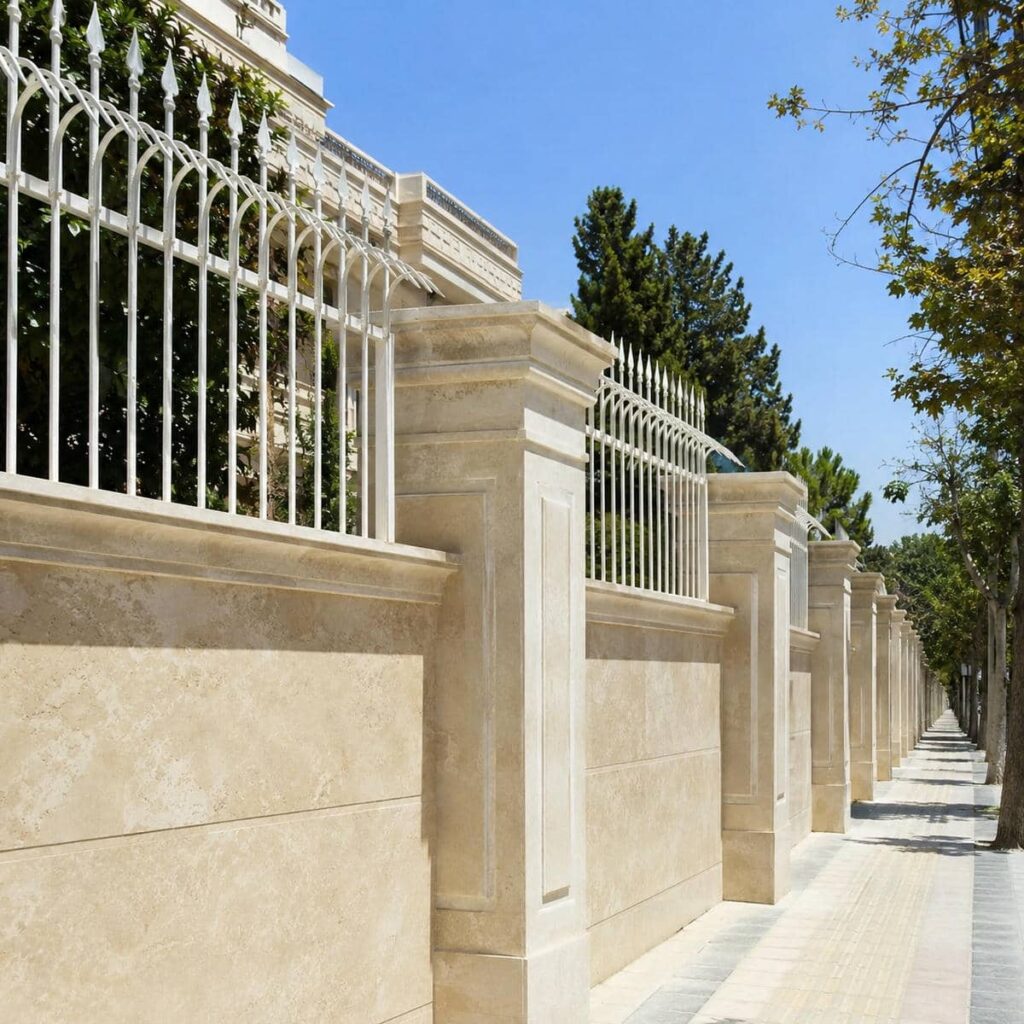 حفاظ سرنیزه ای با ارتفاع سفارشی روی دیوار